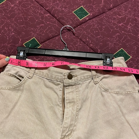 Vintage High-Waisted Beige Denim Shorts - Picture 3 of 3